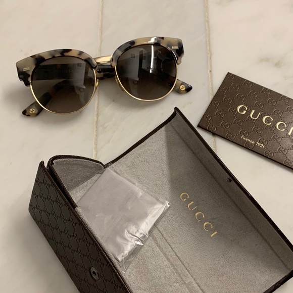 Gucci Turquoise framed sunglasses from Milan - Picture 3 of 7